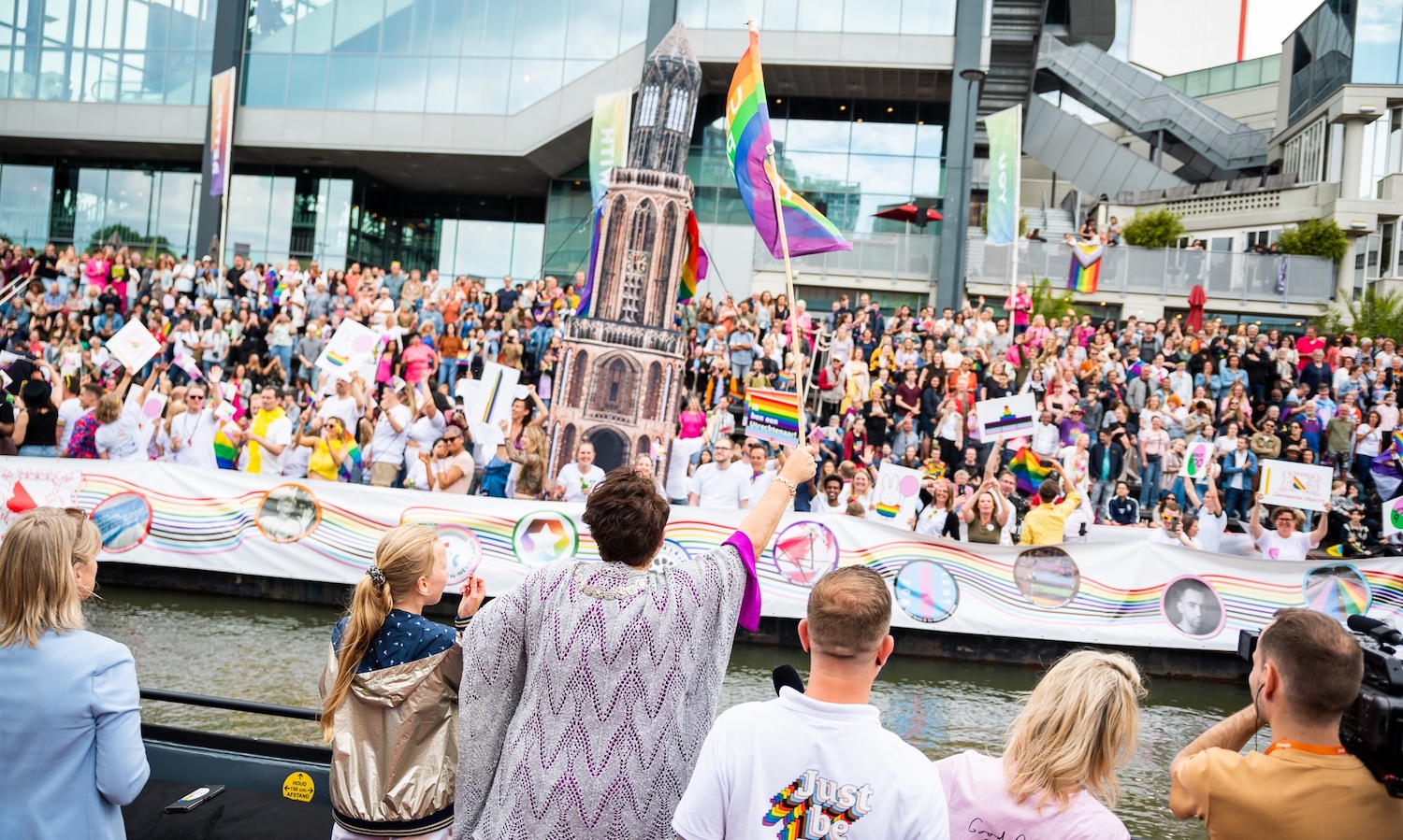 Regenboogcanon Op De Utrecht Pride 2022 Foto Ralf Mens
