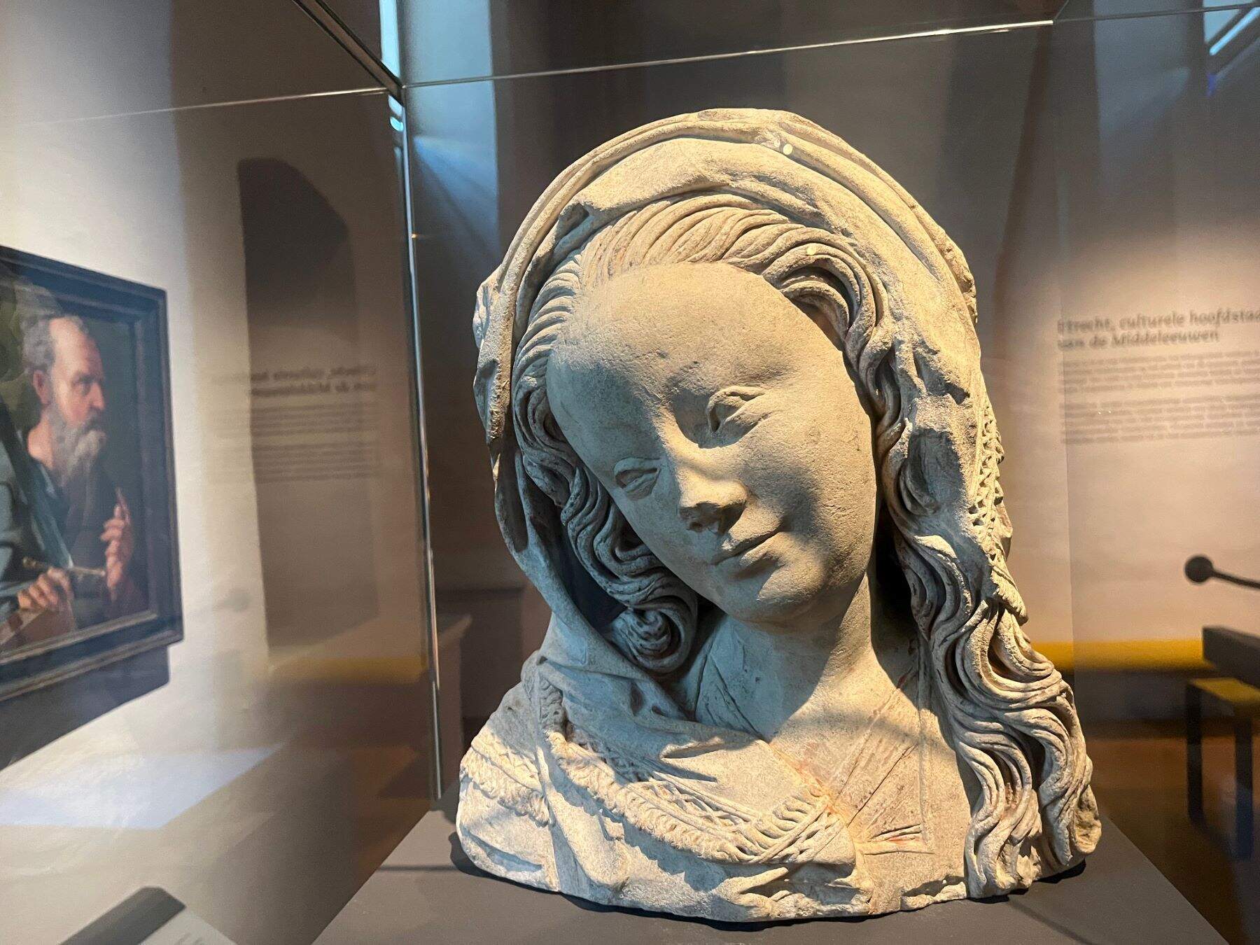 Stenen Vrouwenkop in Museum Catharijneconvent Utrecht