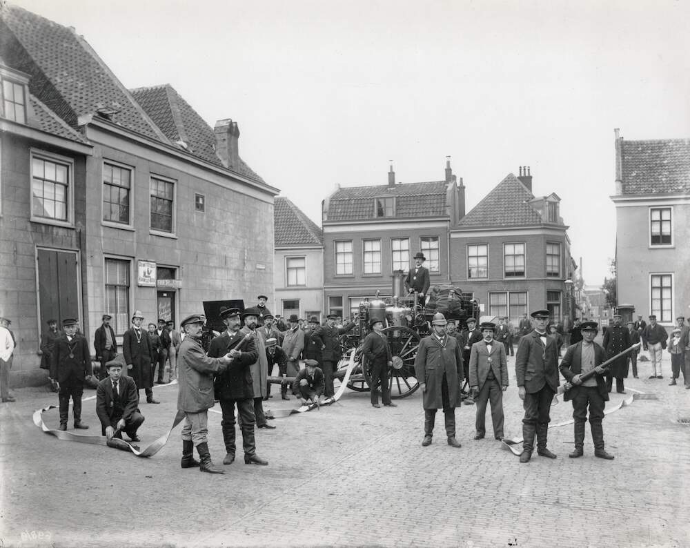 Brandweeroefening op het Jacobskerkhof 1895