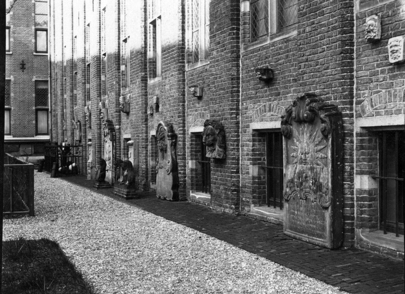 303 gevelstenen 1927