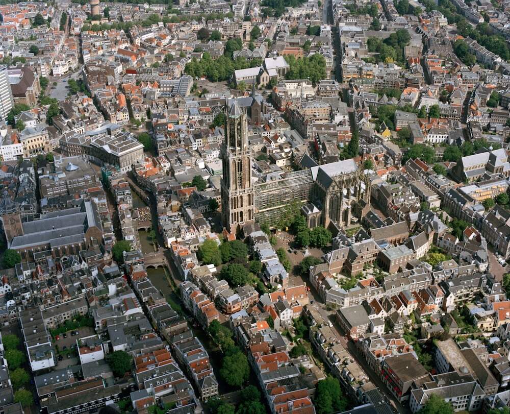 Het schip van de Domkerk terug van weggewaaid in 2004
