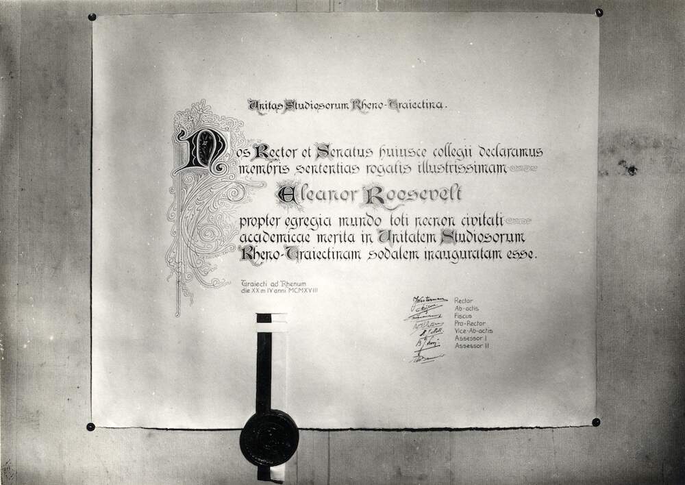 Oorkonde behorend bij het erelidmaatschap van de Utrechtse studentenvereniging Unitas Studiosorum Rheno Traiectina USR Hofland 20 april 1948