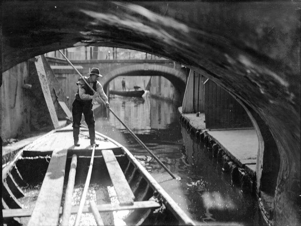 Baggerwerkzaamheden in de Kromme Nieuwegracht te Utrecht 1929