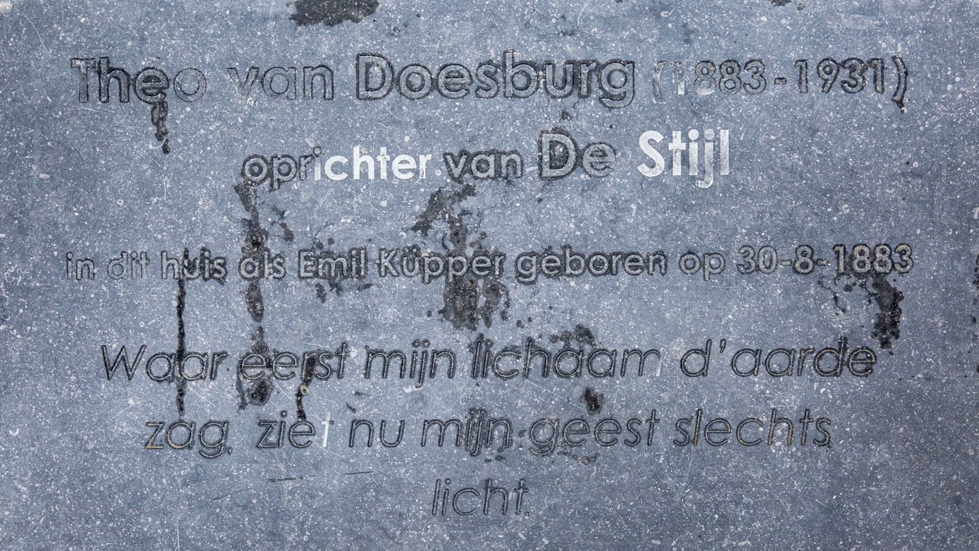 Gedenksteen Theo Van Doesburg