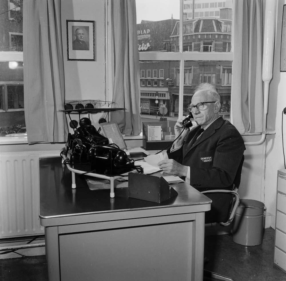 X136047 125474 telefonist van de GG en GD 1962