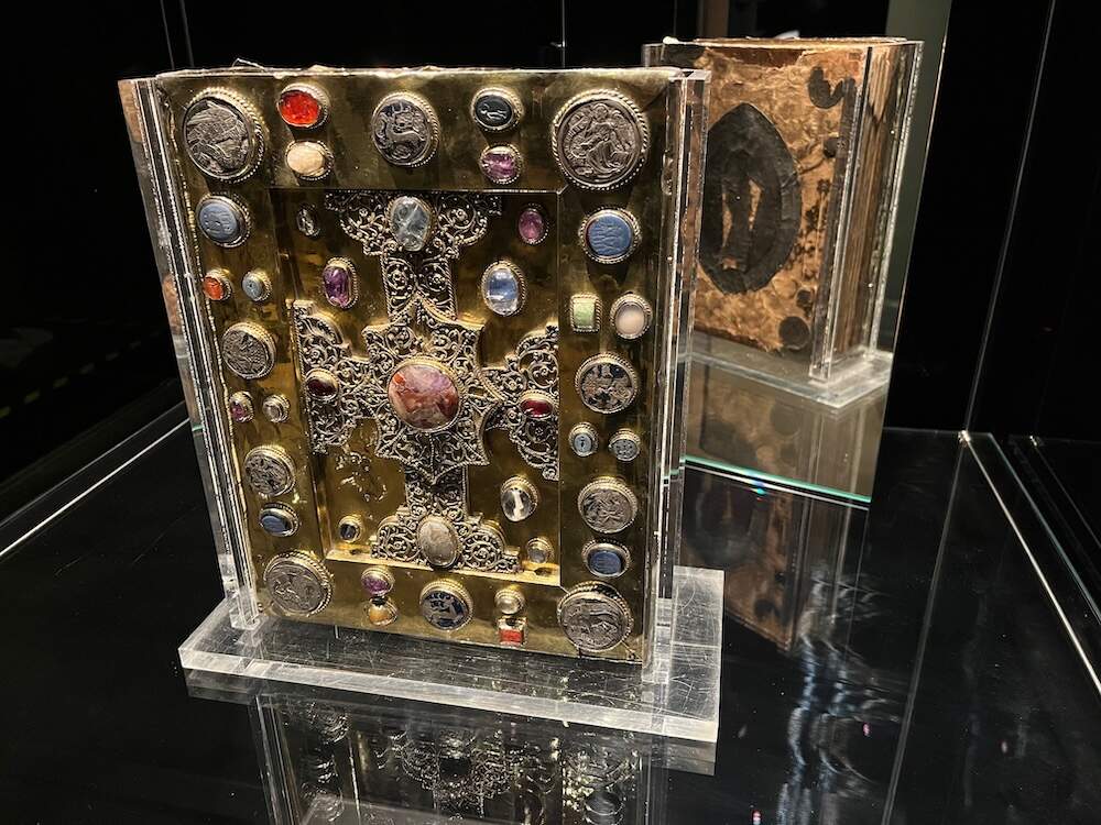 De Ansfriduscodez een cadeau van de bisschop van Utrecht in het jaar 1000 Ansfried aan de Utrechtse Sint Maartenskerk de Domkerk