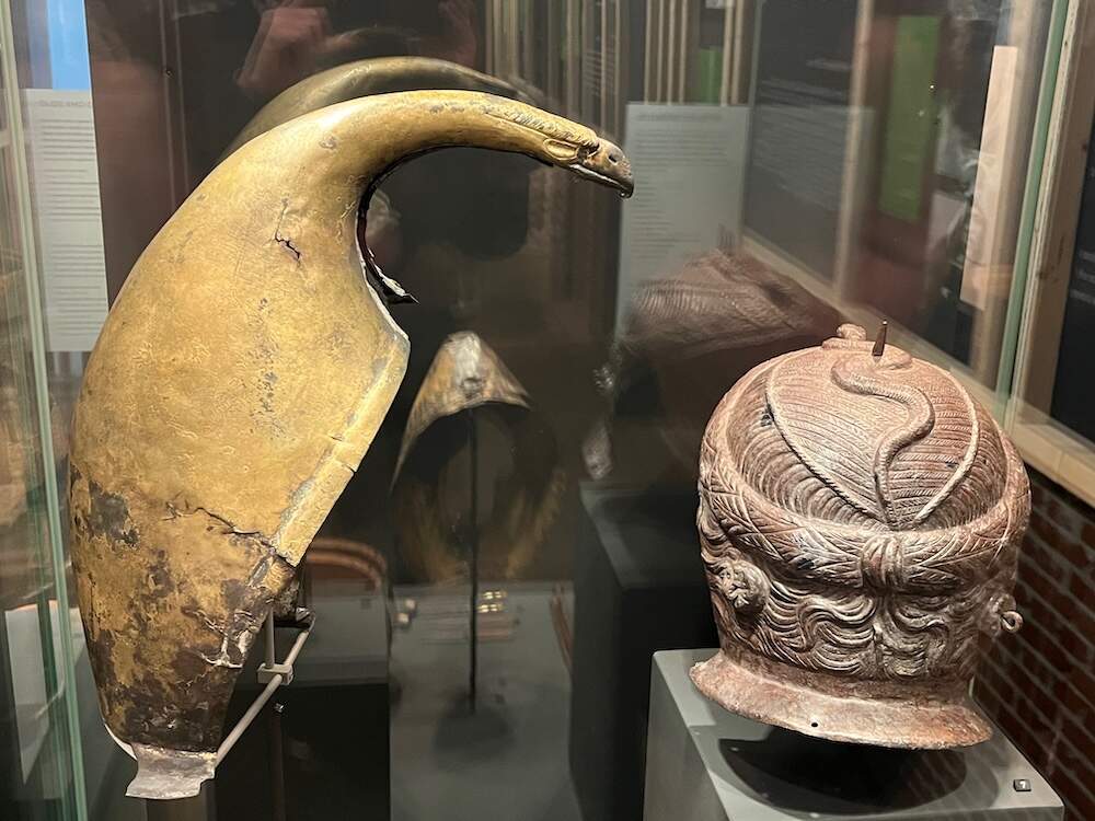 Vondsten uit Fort Vechten helmen