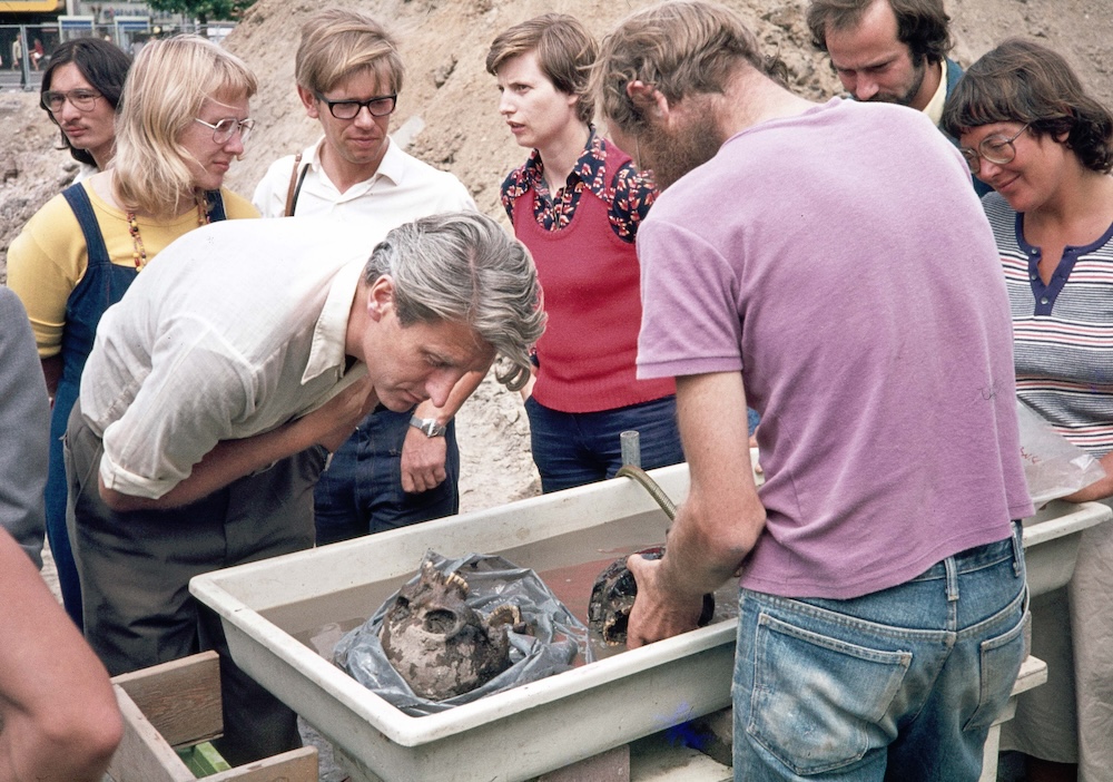 Bezoek aan opgravingen 1976