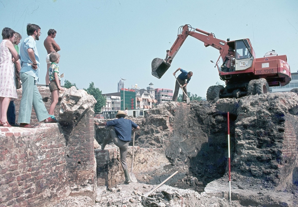 Opgraving van kasteel Vredenburg in 1976