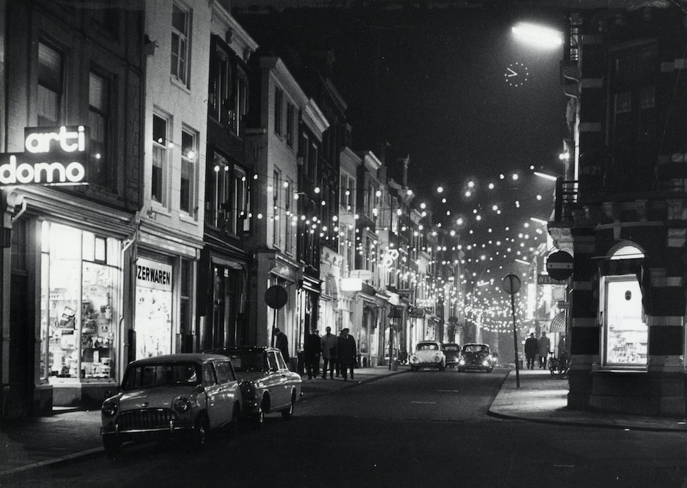 Feestverlichting Zadelstraat 1968
