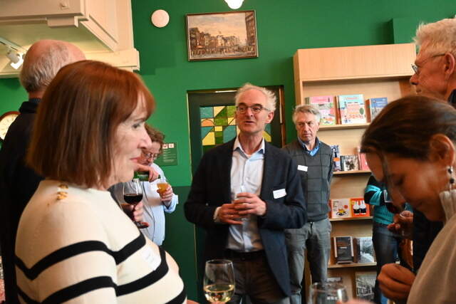 Dick heet nieuwe leden welkom DSC 0505