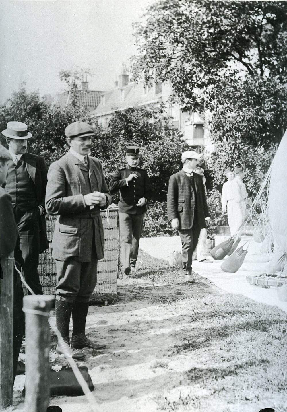 Ballon oplaten op Suikerterrein Utrecht met kapitein Walaardt Sacr 1908