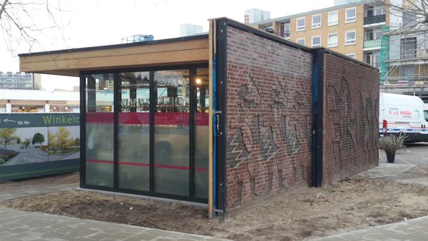 Reliëfs Prinsenhof winkelcentrum De Gaard foto Frank van der Pol ReliefsPrinsenhofWinkelcentrumDeGaardFotoFrankvanderPol