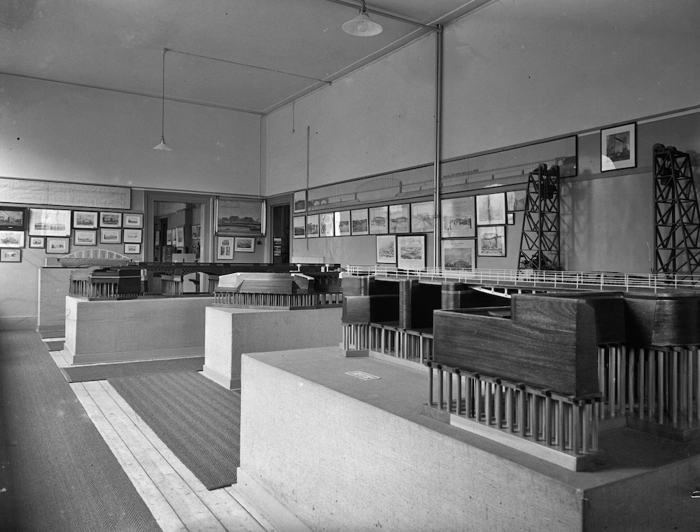 Interieur van het Nederlands Spoorwegmuseum gevestigd in het 1e Administratiegebouw van de Nederlandse Spoorwegen HGB I Moreelsepark 1 1936