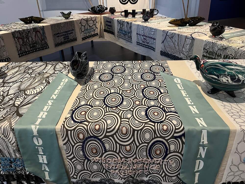 Detail whos coming to dinner too