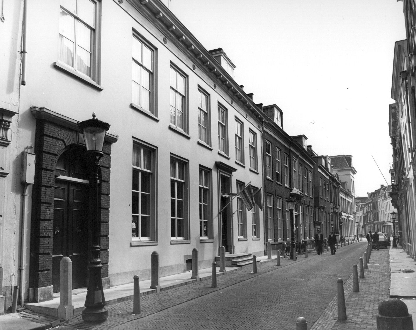 Gezicht in de Trans te Utrecht met de huizen nrs 8 Universiteitsmuseum en verder HUA
