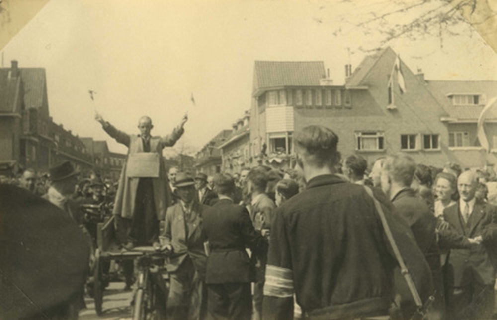 1945 na 7 mei Bonnet Gearresteerde NSBer