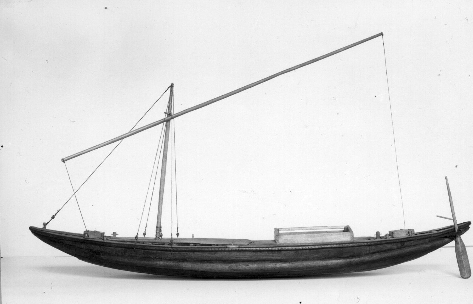 Afbeelding van een door PH van der Wijk op schaal 1 op 20 vervaardigd model van het Utrechts schip Jaarboek Oud Utrecht 1933