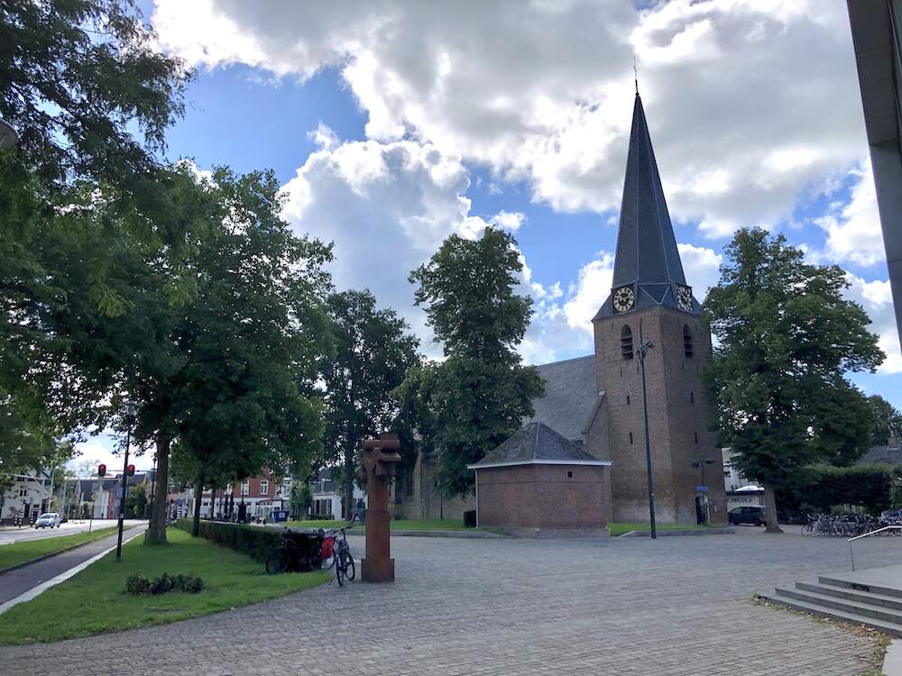Kerkplein Doorn met de Maartenskerk