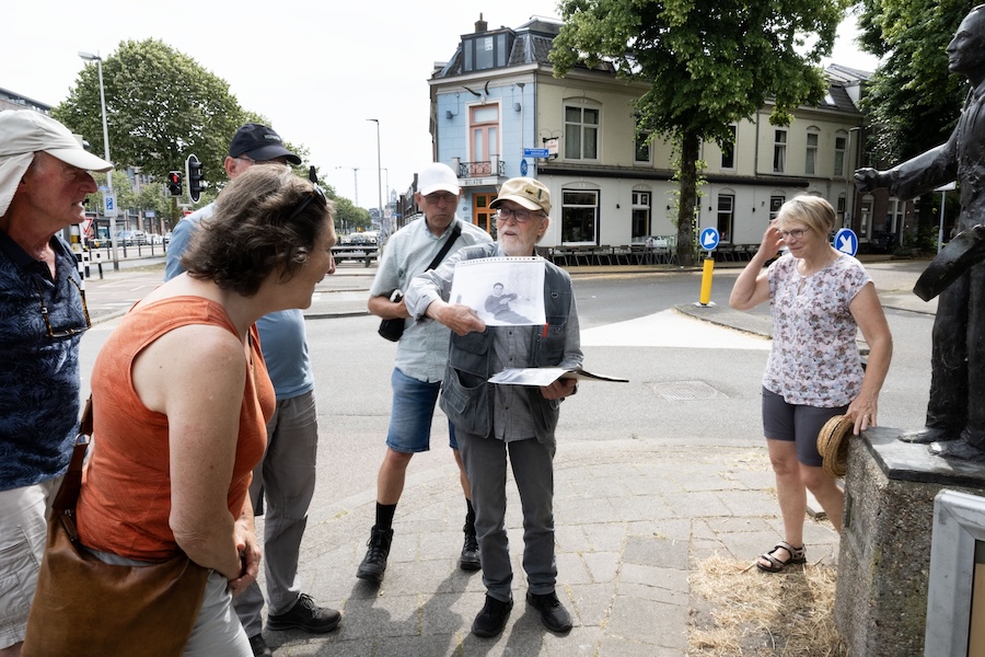 met fotos van eerste gastarbeiders