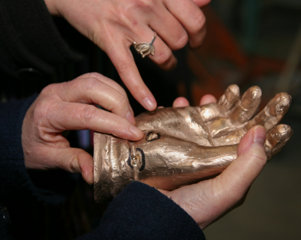 Bronzen hand