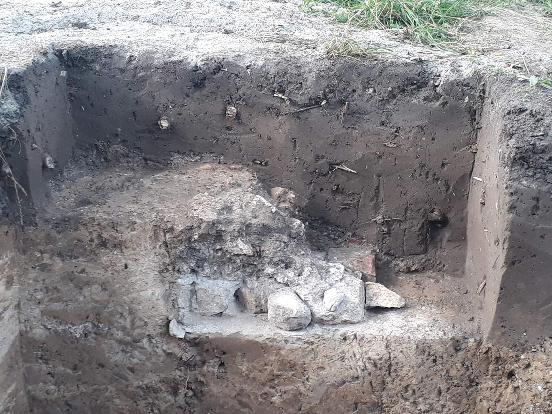 Stadsmuur Erik Graafstal 5 met de oudste tufstenen stadsmuur van Utrecht Stadsmuur Erik Graafstal 5 met de oudste tufstenen stadsmuur van Utrecht